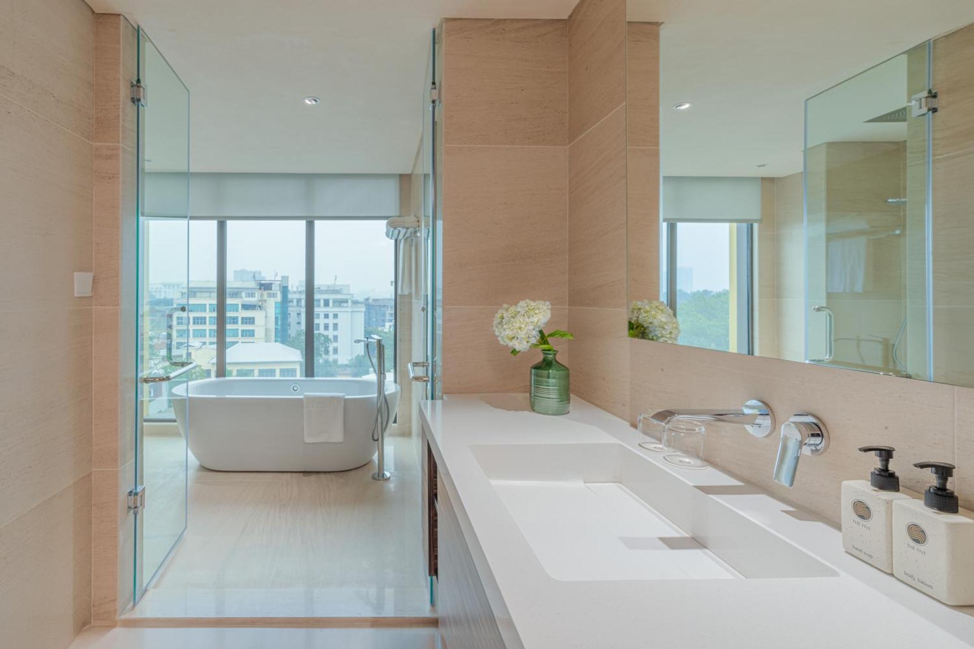 The Five Lilas Aparthotel