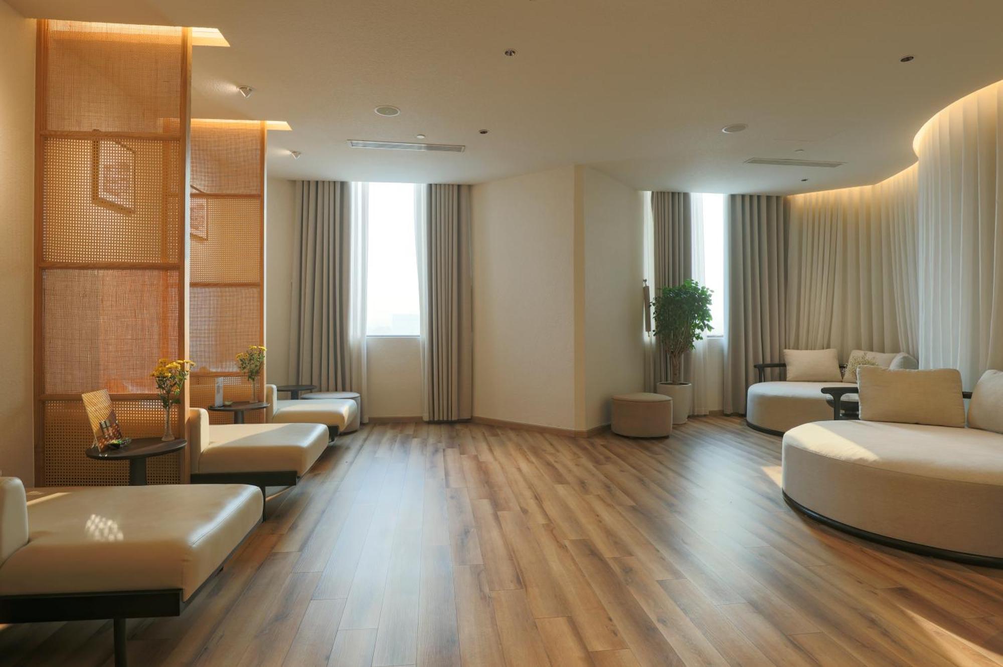 Sheraton West 5* Hanoi