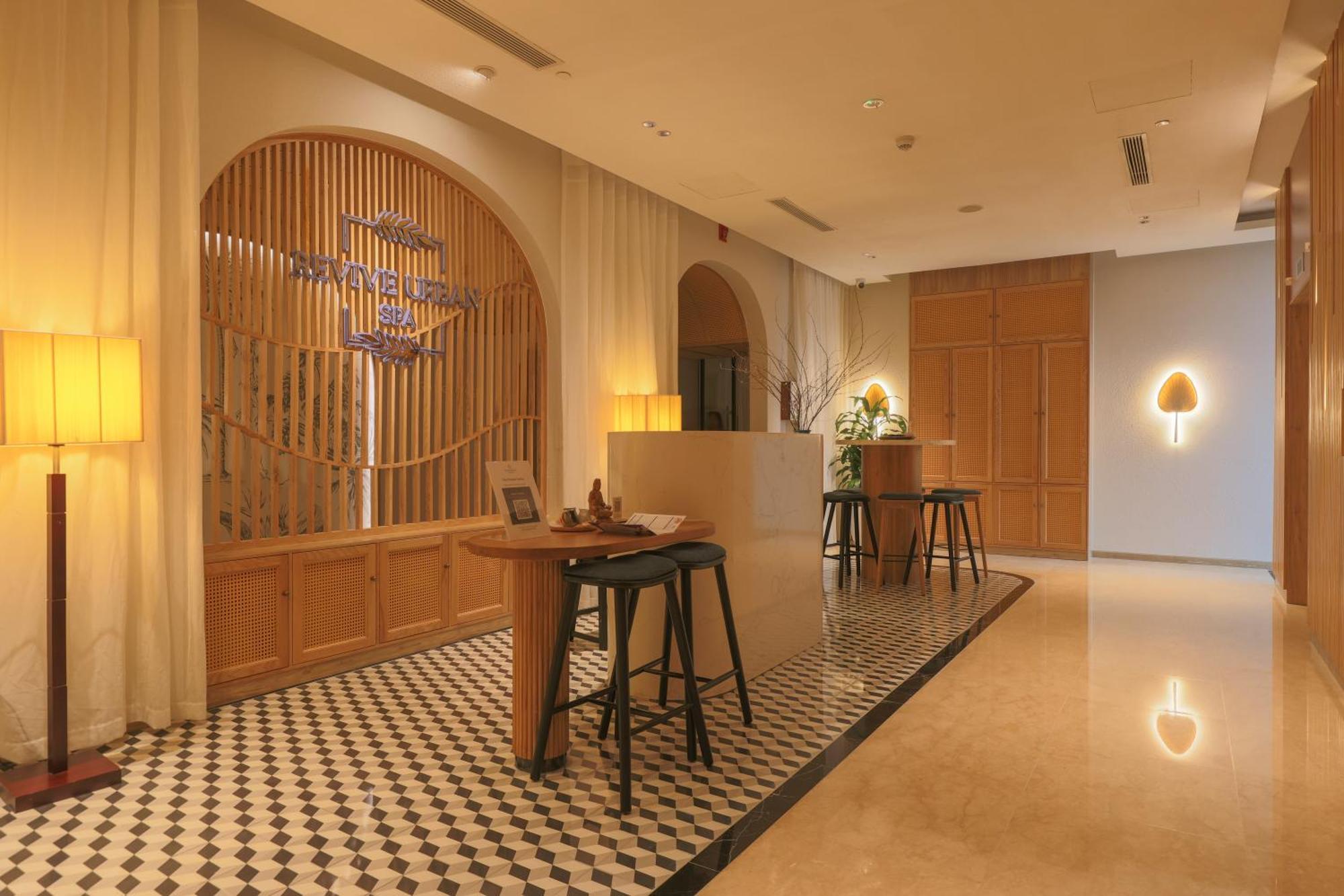 Sheraton West 5*