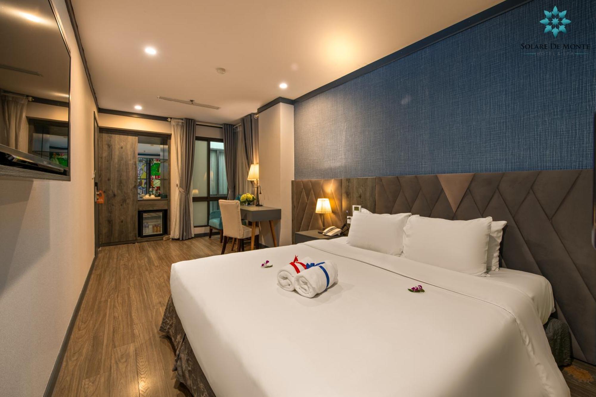 Khách sạn Khách Sạn&spa De Legend 4*