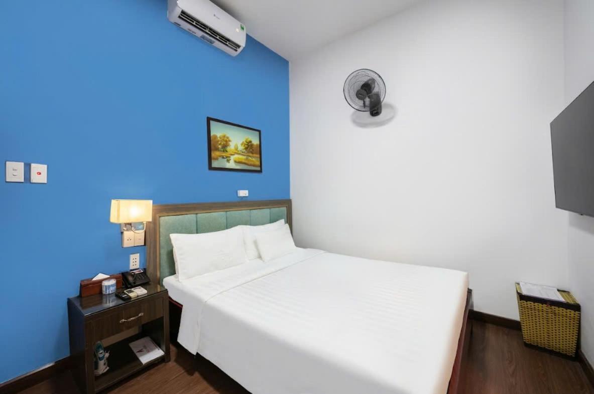 A25 - Hoang Quoc Viet 2*