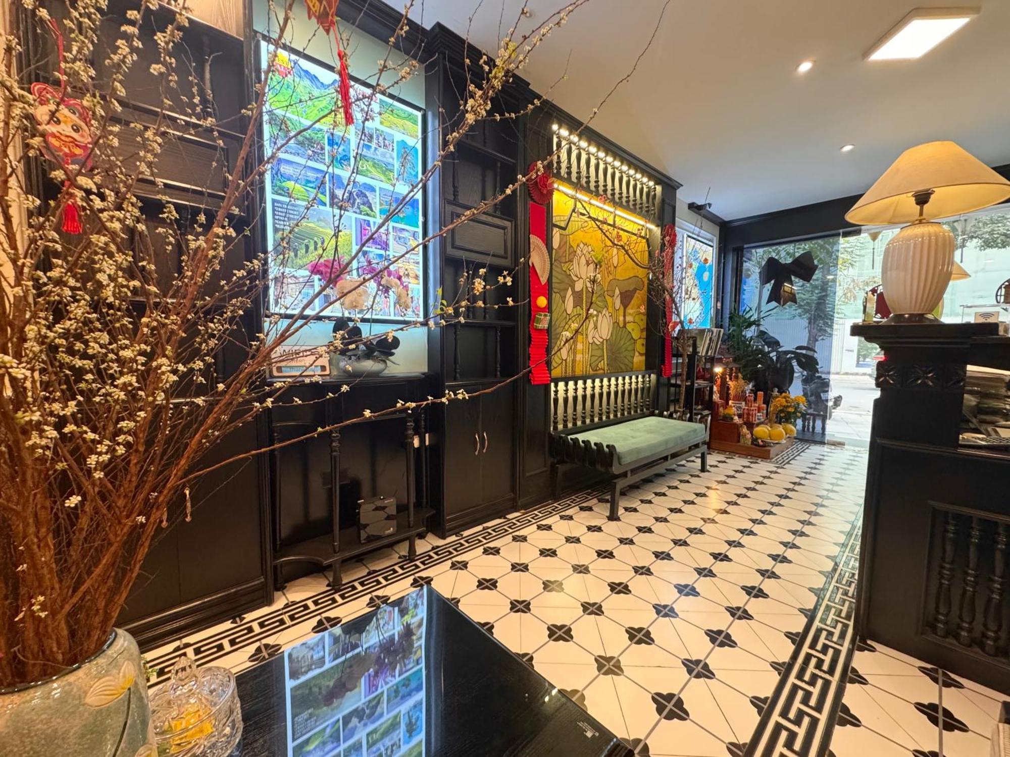 Elpis & 4* Hanoi