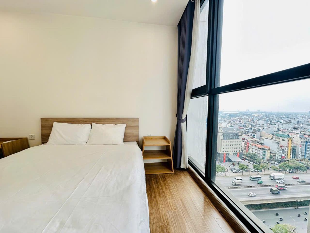 Vincom Plaza Vinhomes Sky Pham Hung My Dinh Apartment Hanoi