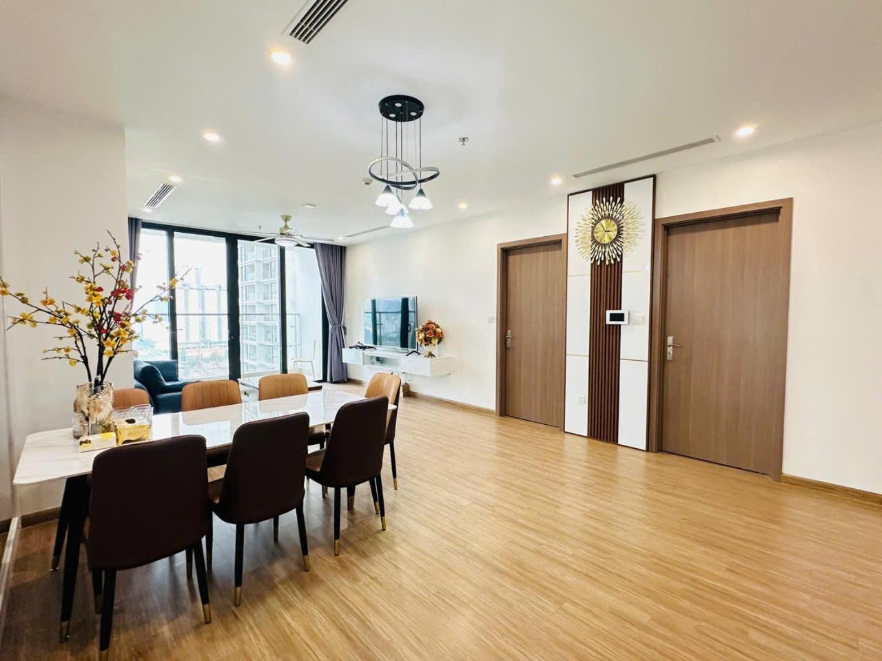 Vincom Plaza Vinhomes Sky Pham Hung My Dinh Apartment Hanoi