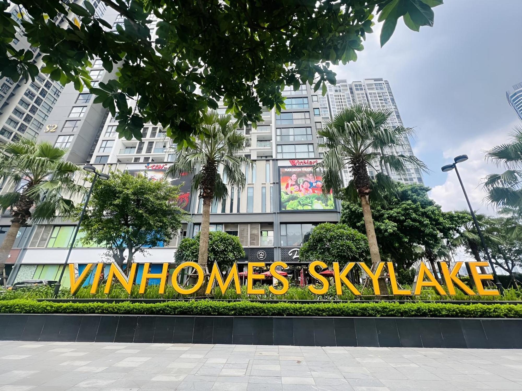 Vincom Plaza Vinhomes Sky Pham Hung My Dinh Apartment *