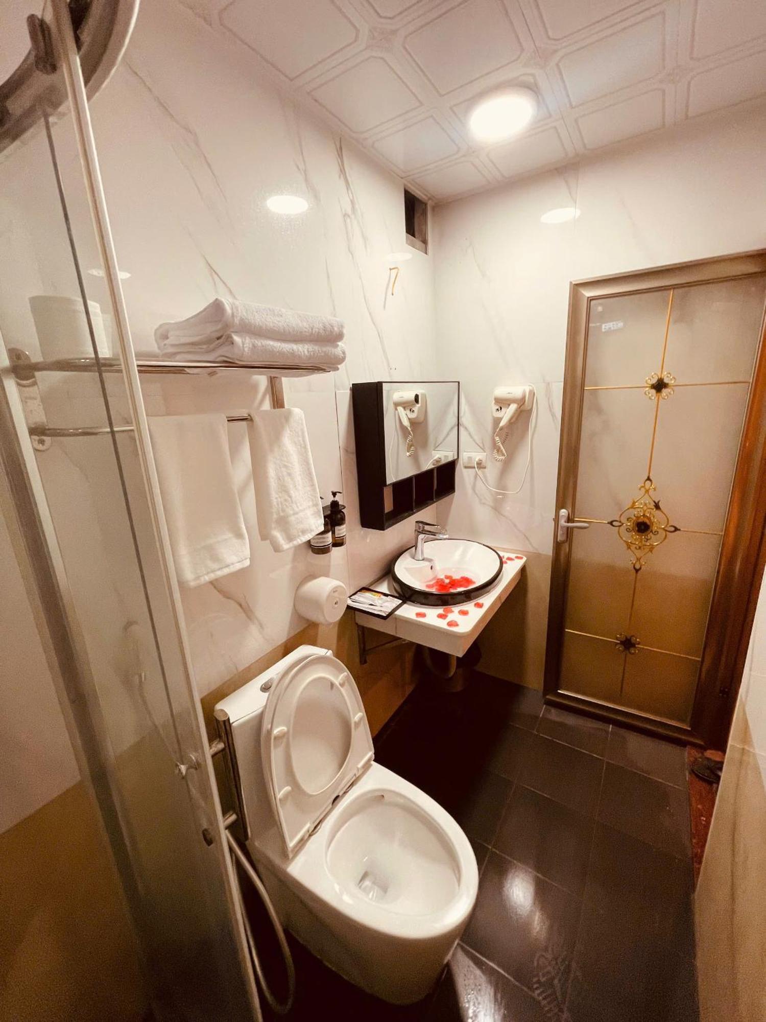 Nam Cuong X Hotel