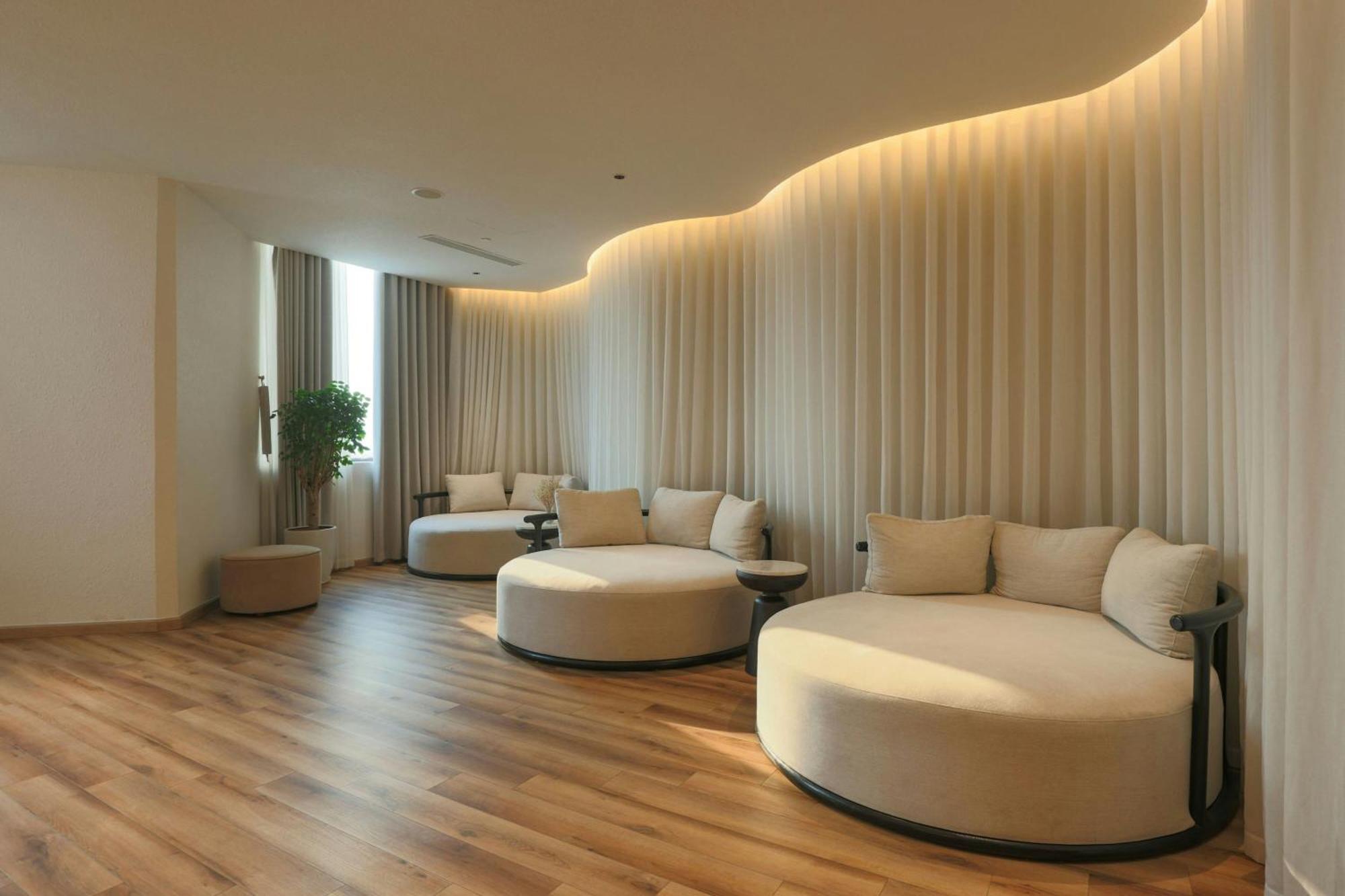 Sheraton West 5*