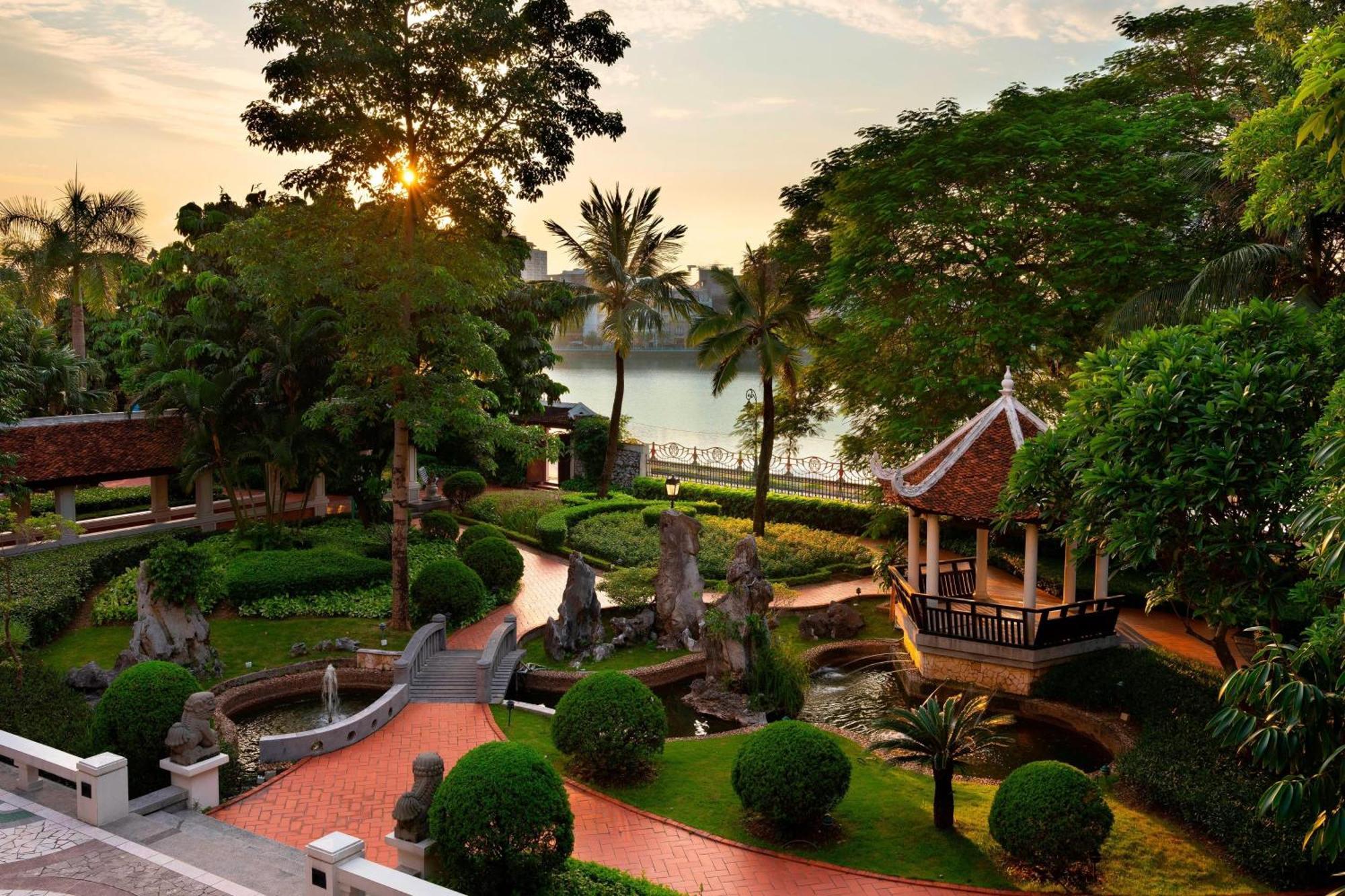 Sheraton Hotel 5*