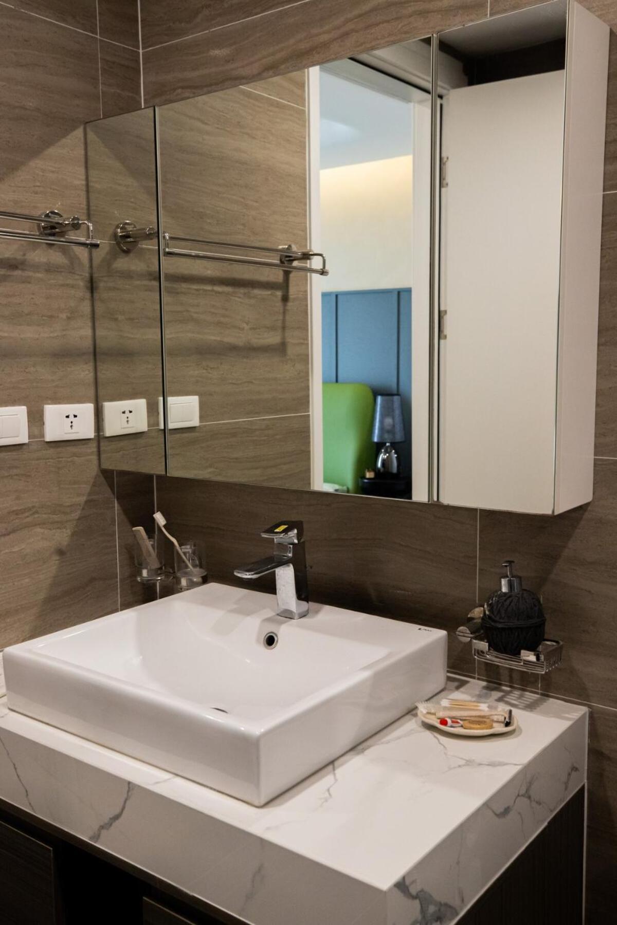 Eclectic & Popart 2 Bedroom With View Apartment Hanoi