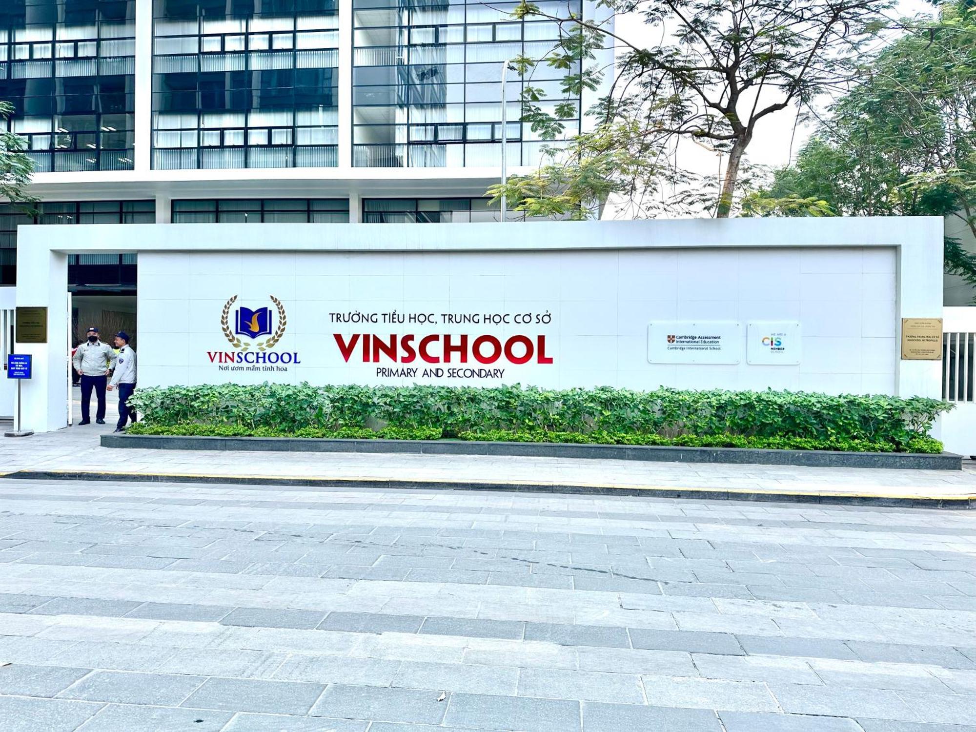 Apartment Luxury In Vinhomes Metropolis