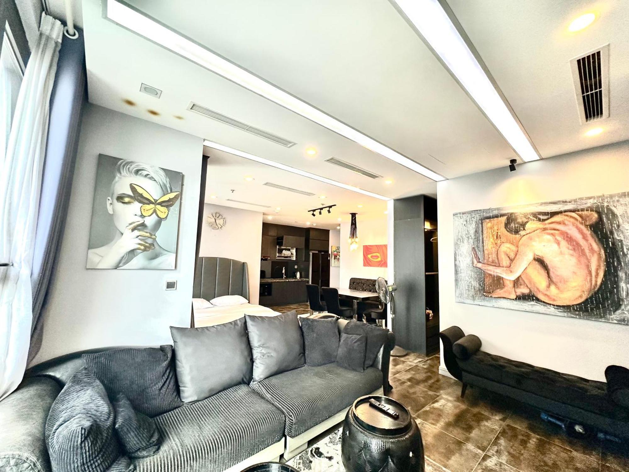 Luxury In Vinhomes Metropolis * Hanoi