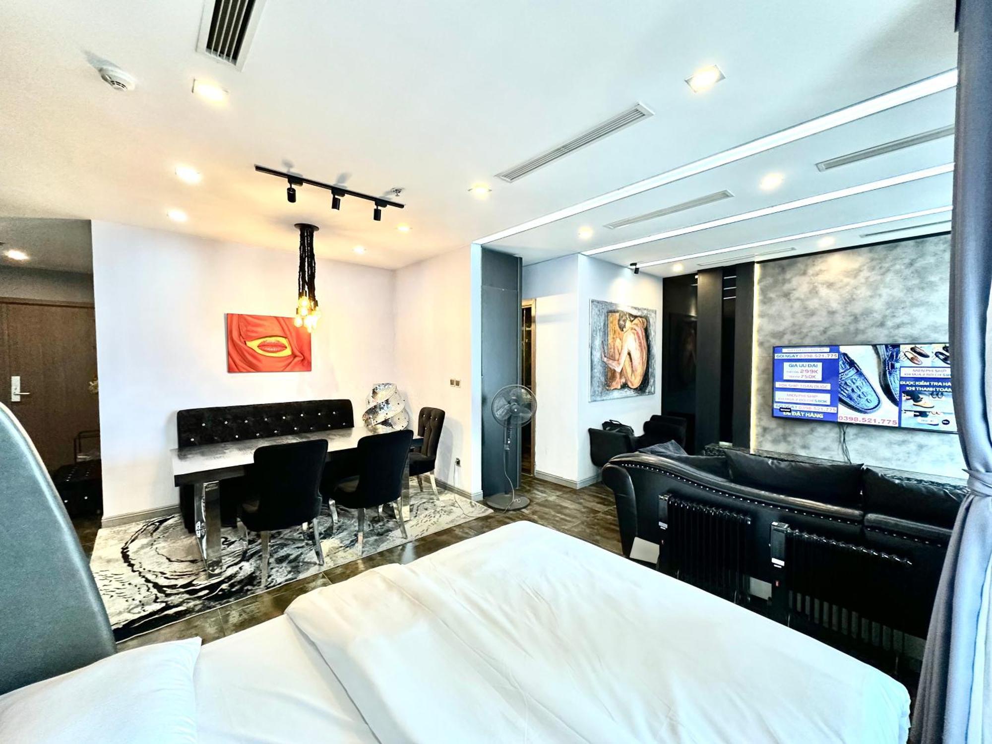 Luxury In Vinhomes Metropolis *