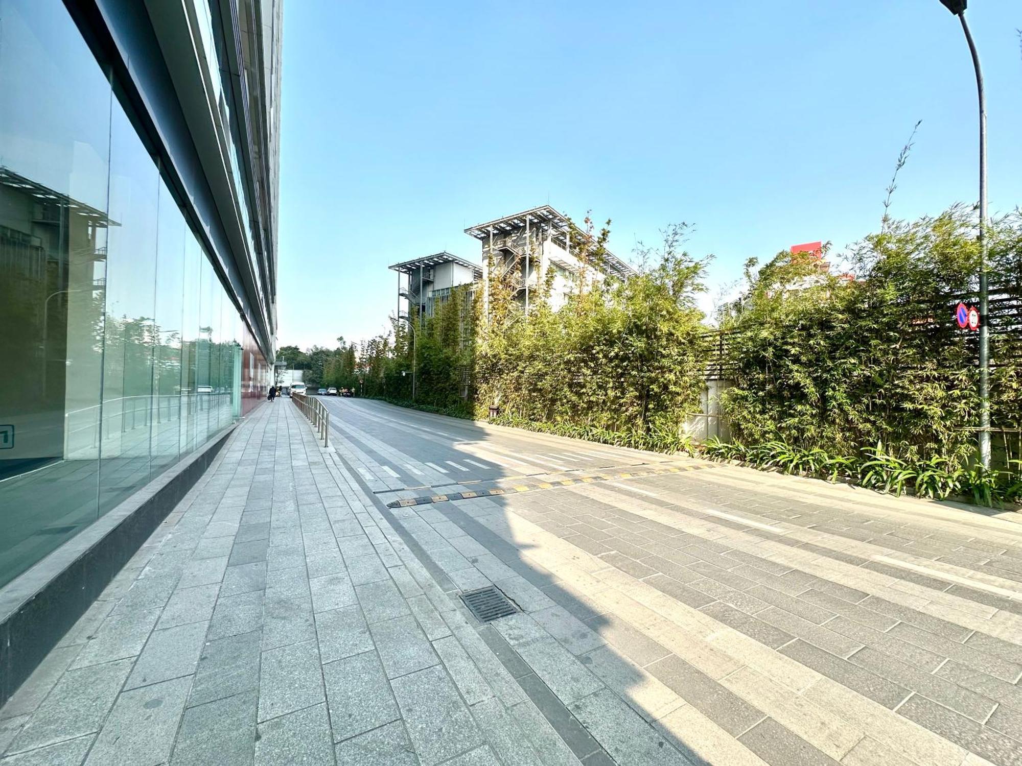 Luxury In Vinhomes Metropolis Hanoi