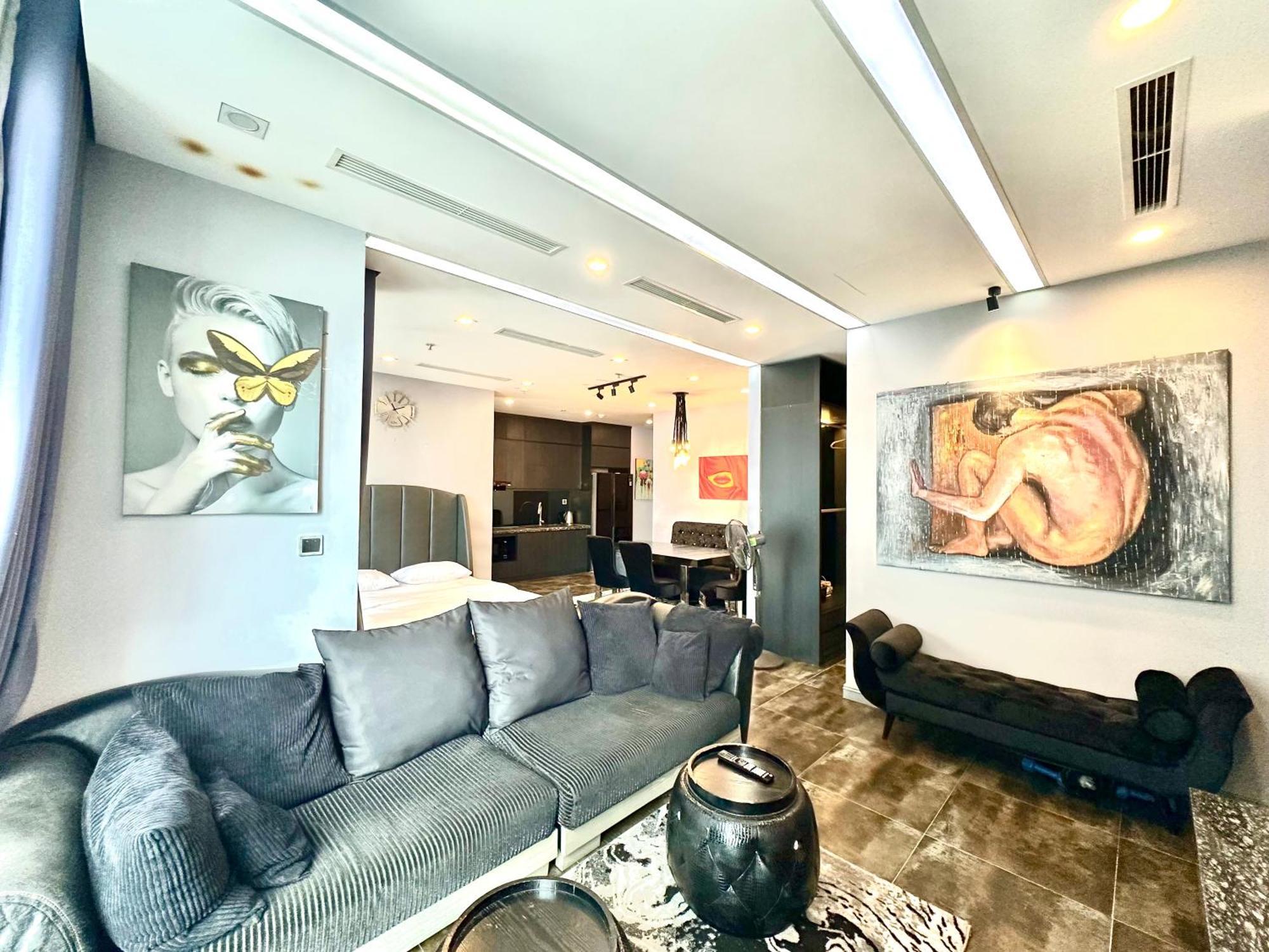 Luxury In Vinhomes Metropolis *