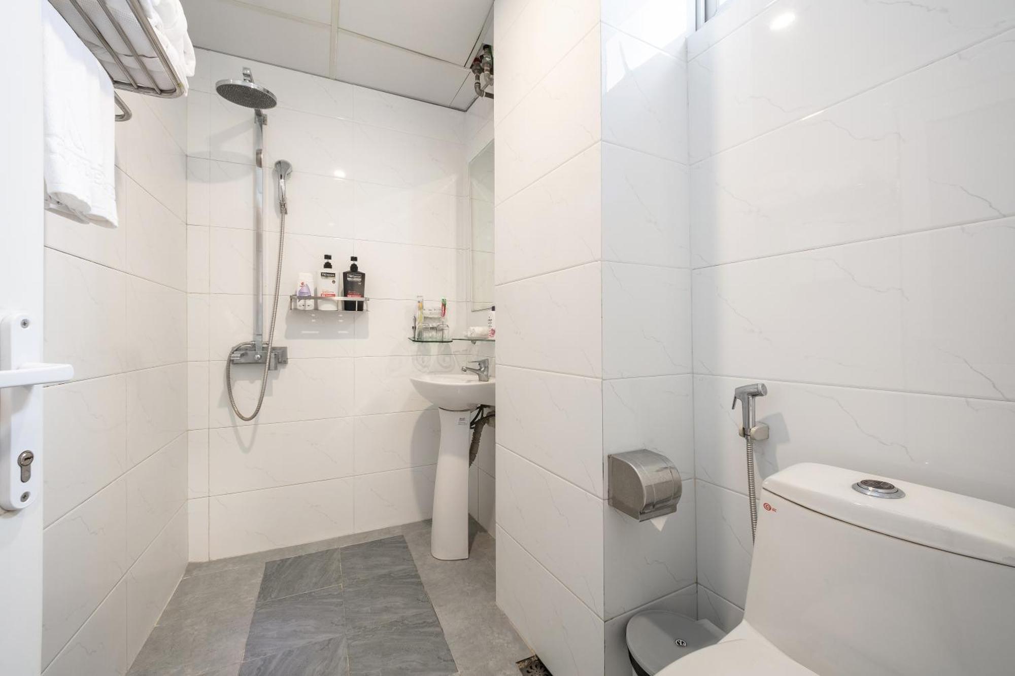 A25 - 53 Tue Tinh Motel 2*