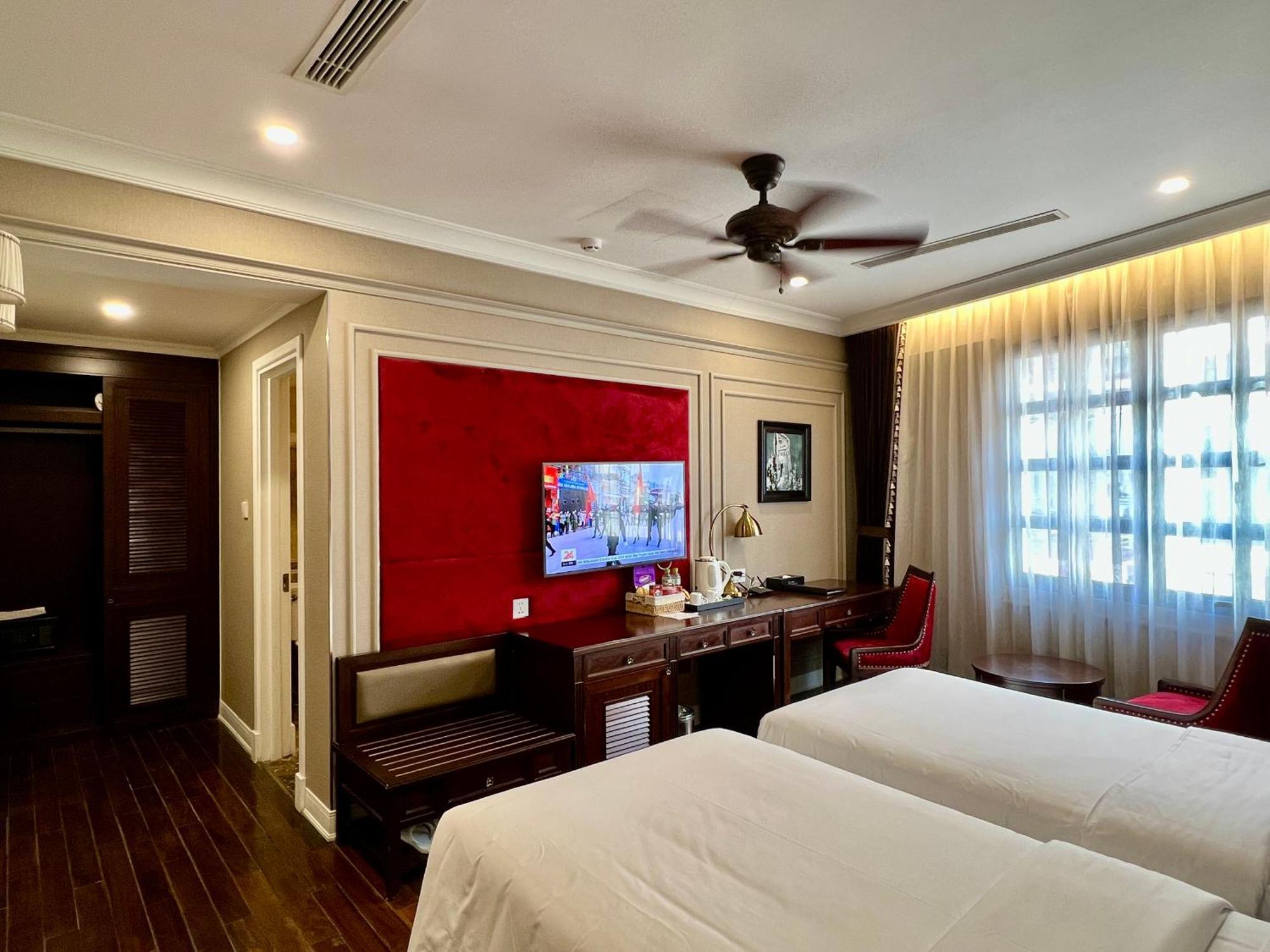 Du Monde Hotel