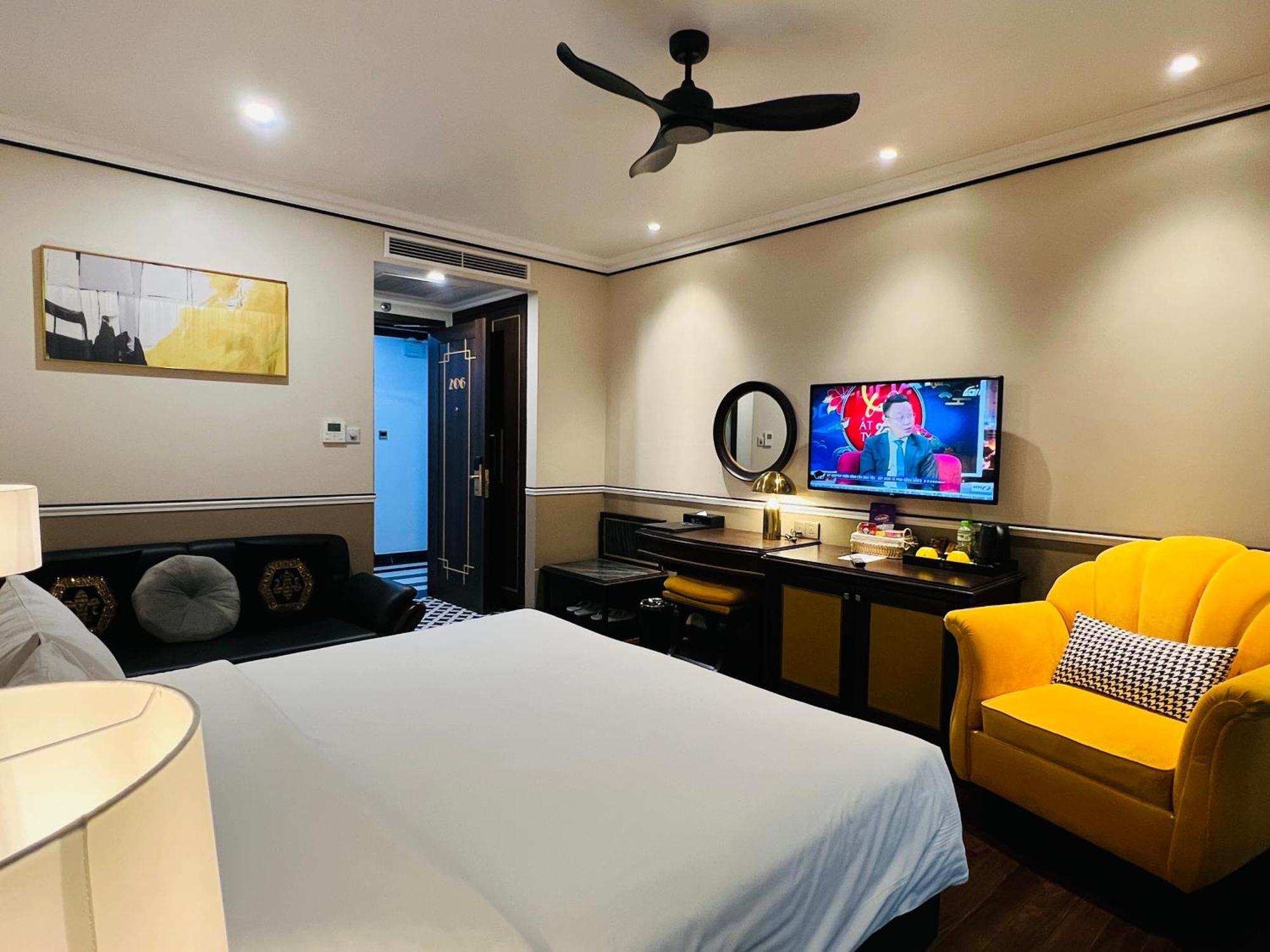 Du Monde Art Hotel Hanoi