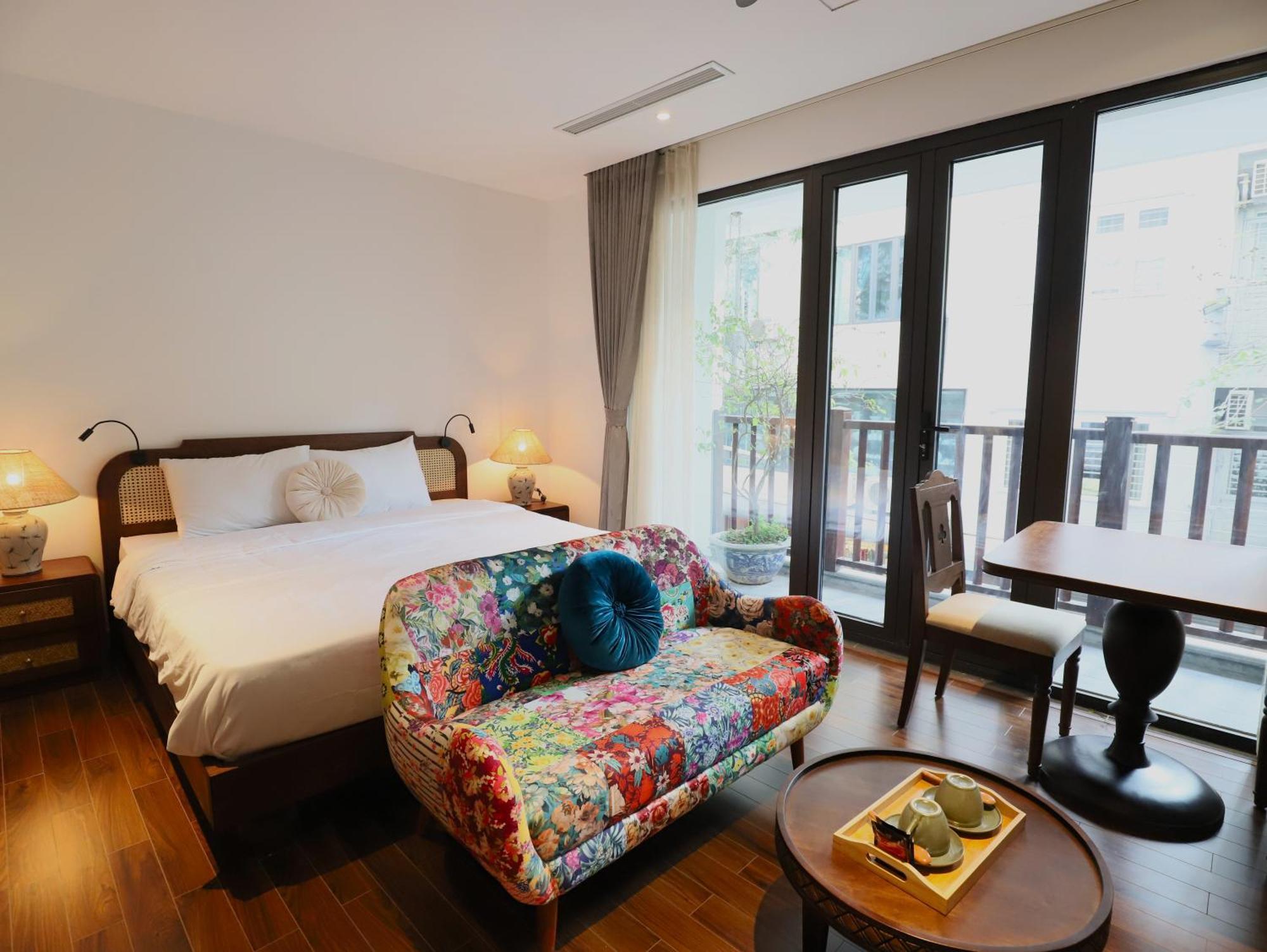 The Quarter Apartment *