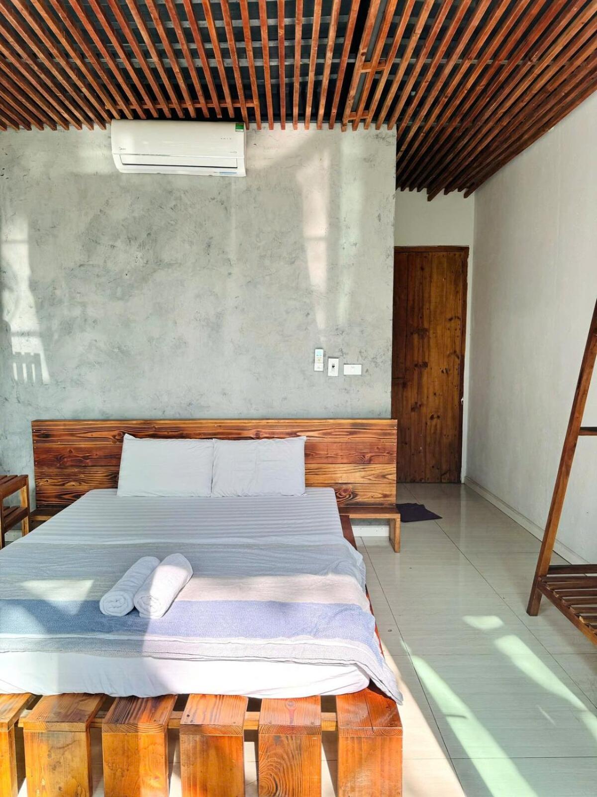 De'bay - Stone House In The Forest * Hanoi