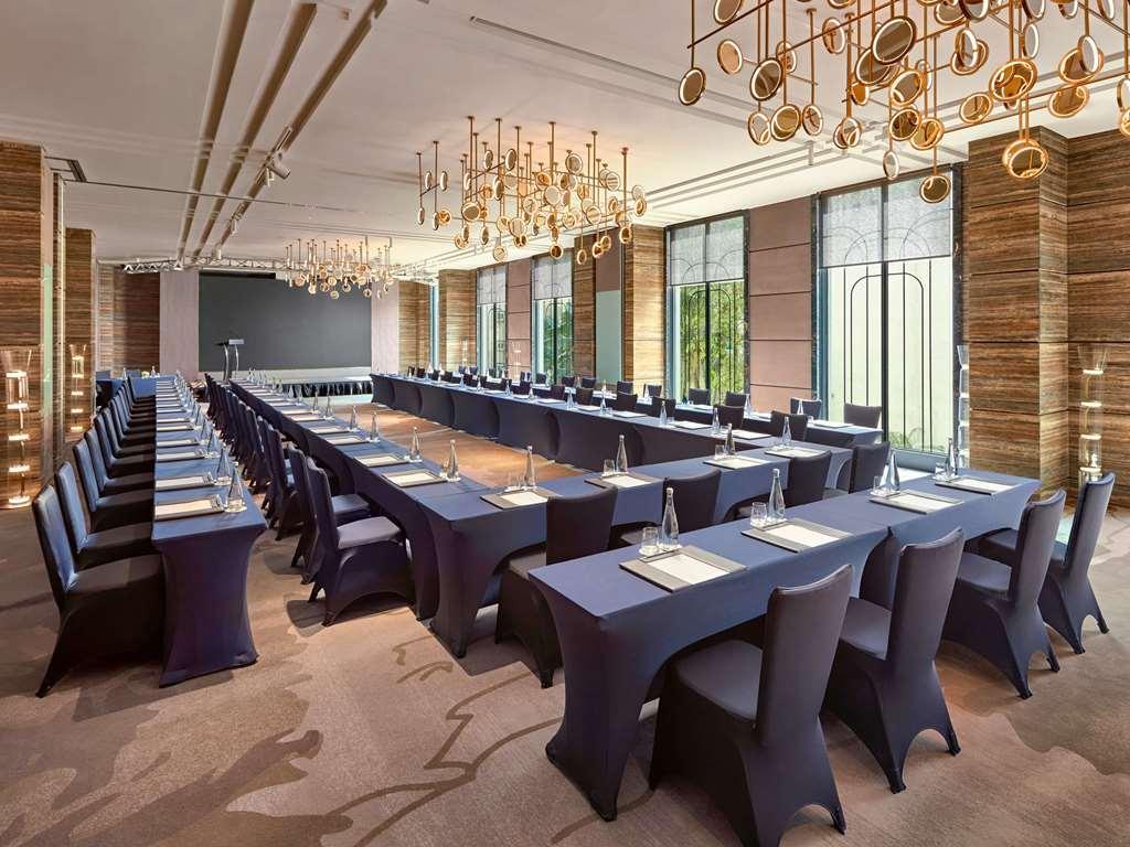 Moevenpick Centre 5* Hanoi