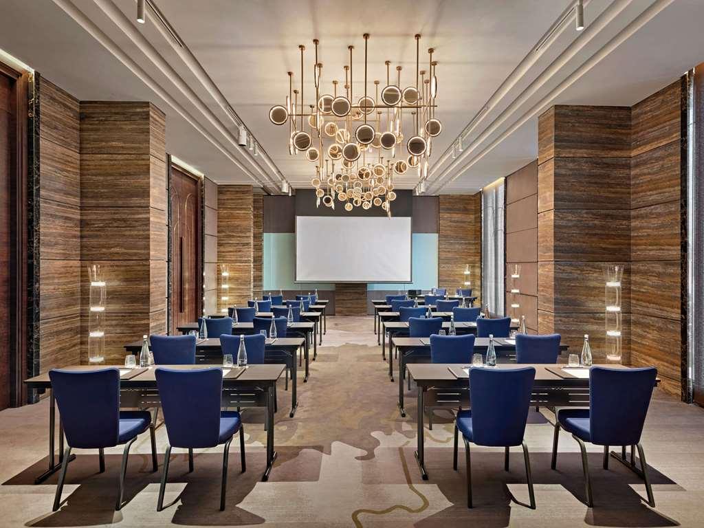 Hotel Moevenpick Centre