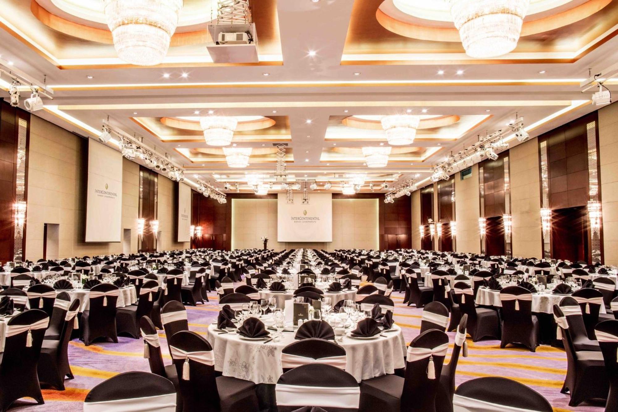 Intercontinental Landmark72 By Ihg 5*