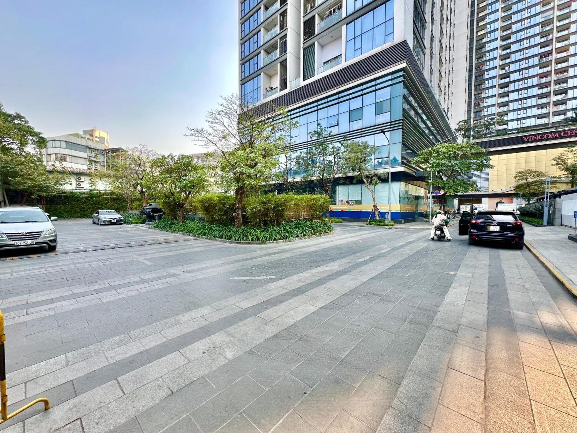 Luxury In Vinhomes Metropolis * Hanoi
