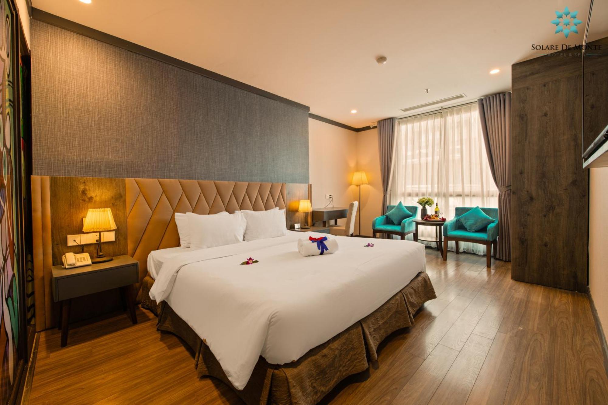 Khách sạn Khách Sạn&spa De Legend 4*