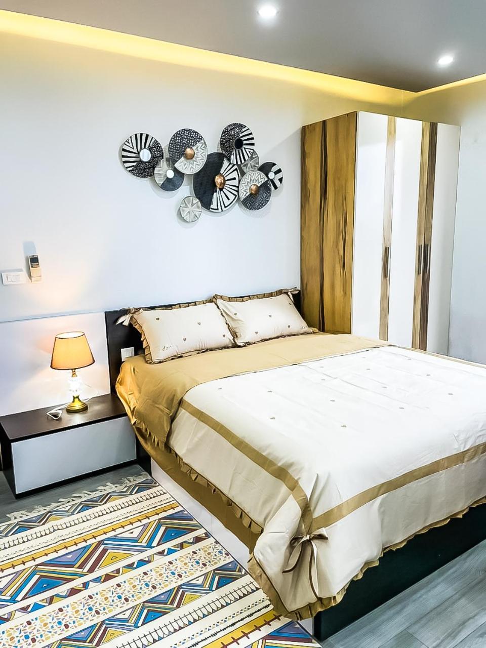 Line Long Bien - Serviced - Ngoc Thuy - Apartment Hanoi