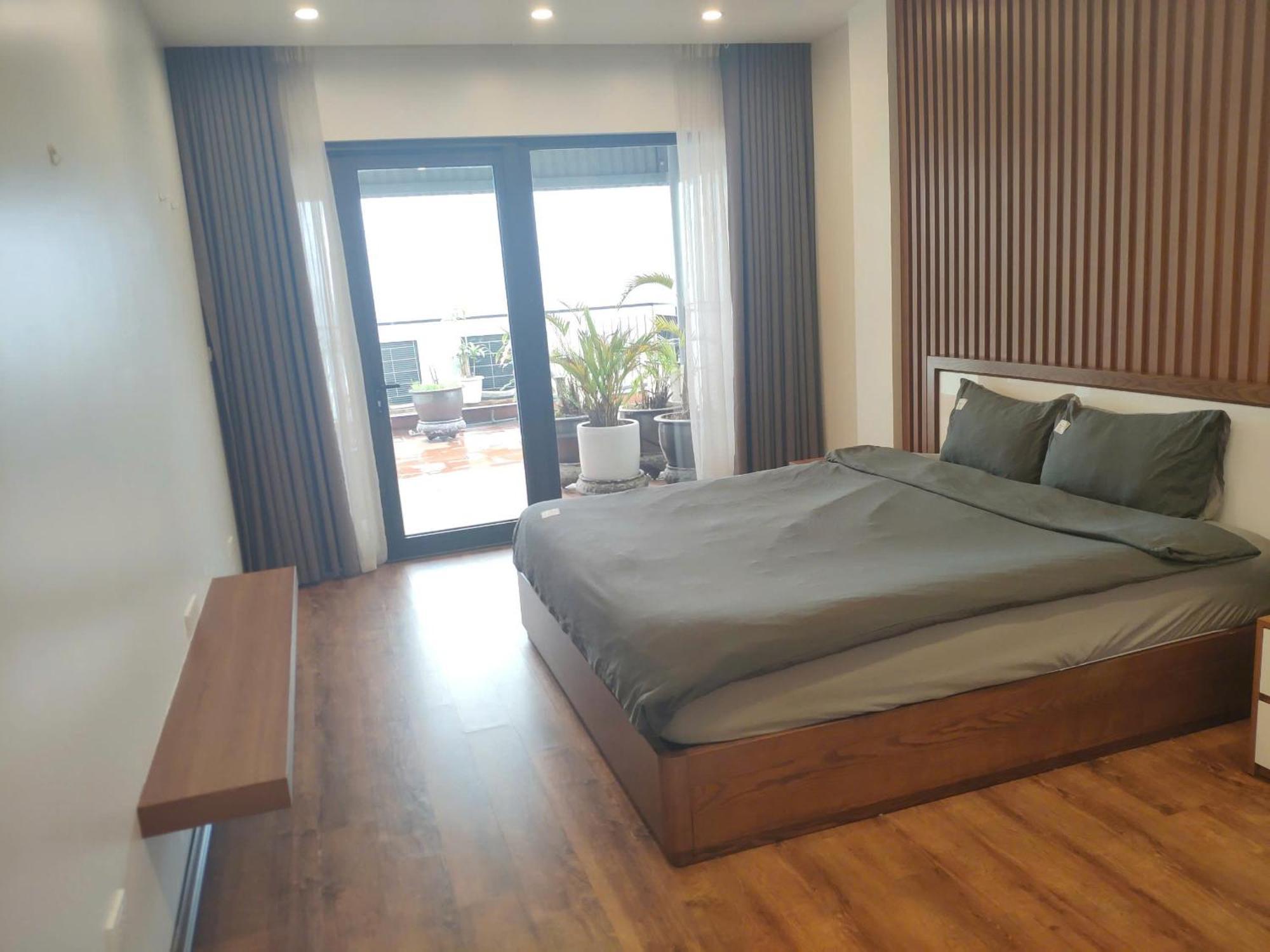 Luxe Paradise Trinh Cong Son Hanoi