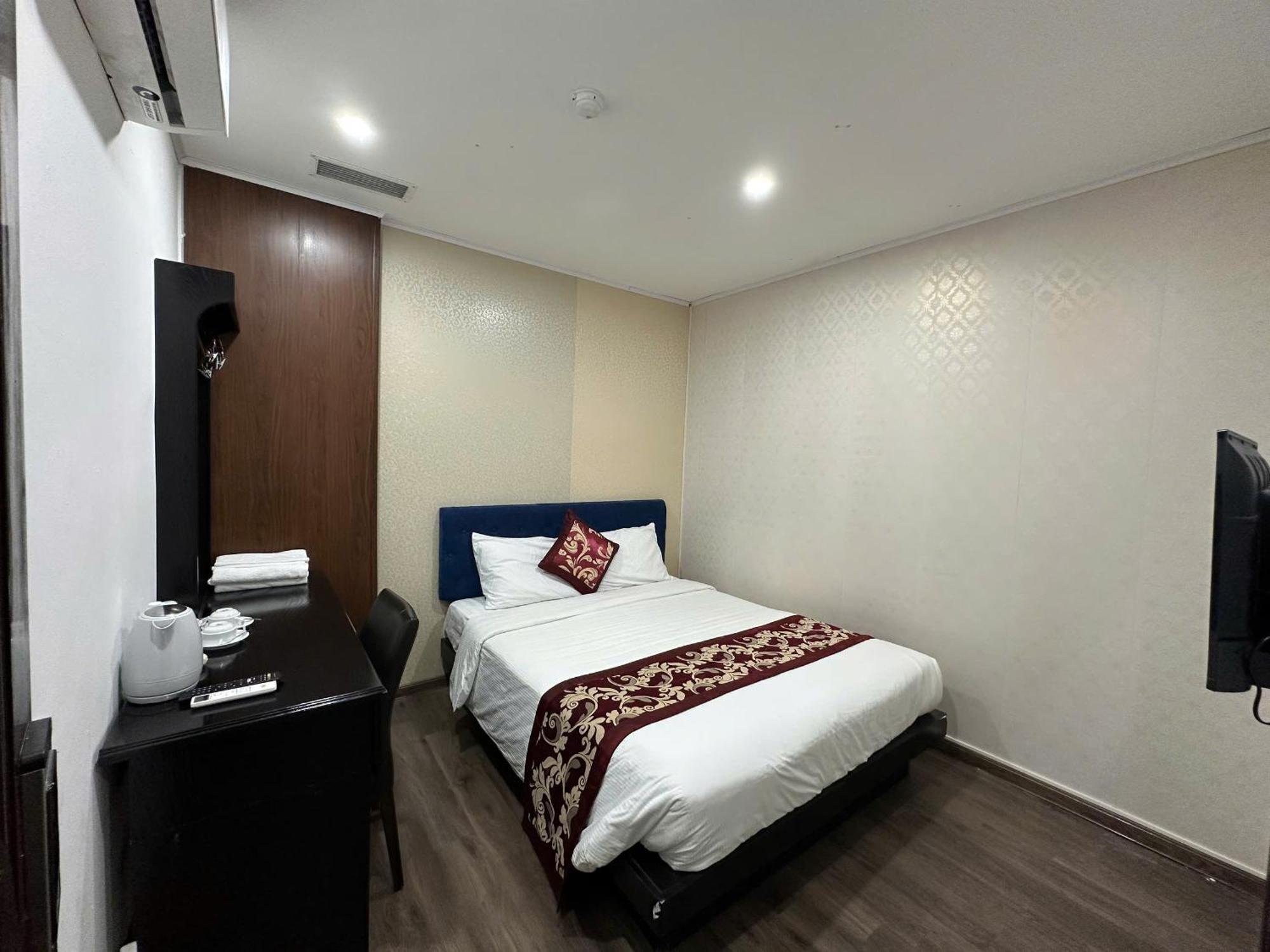 Traveller House Hotel