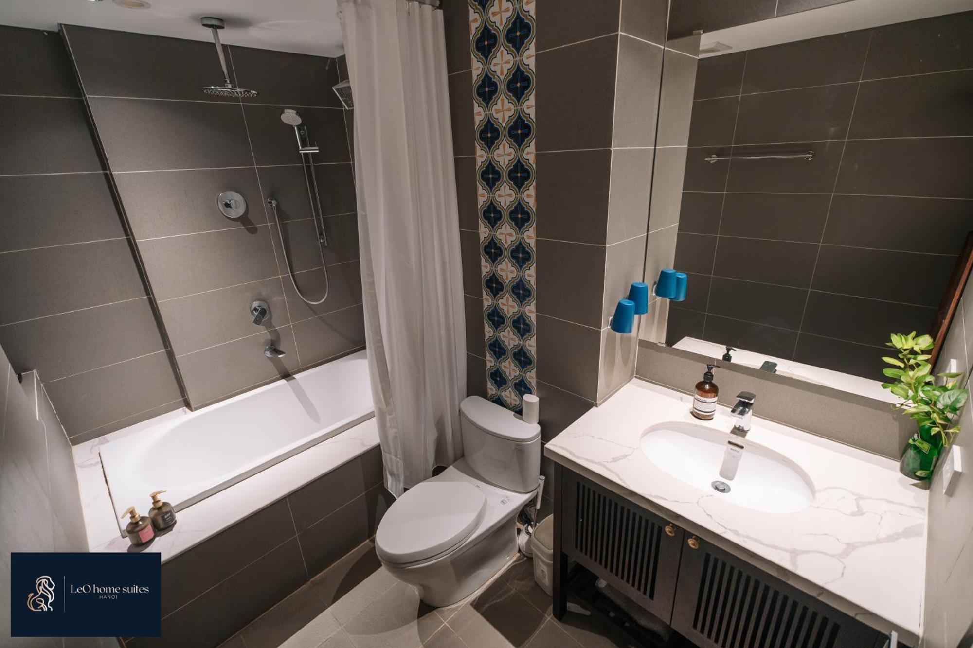 -natural Light -projector -spacious - 2br Incenter Apartment *
