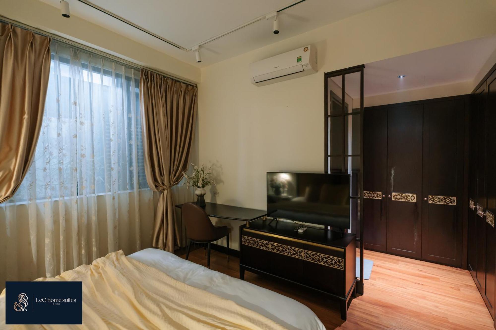-natural Light -projector -spacious - 2br Incenter