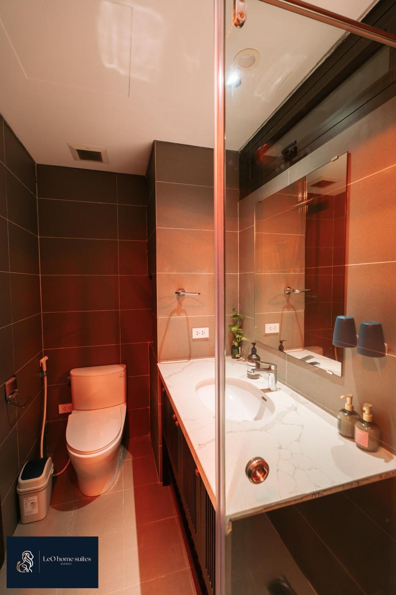 Apartment -natural Light -projector -spacious - 2br Incenter Hanoi