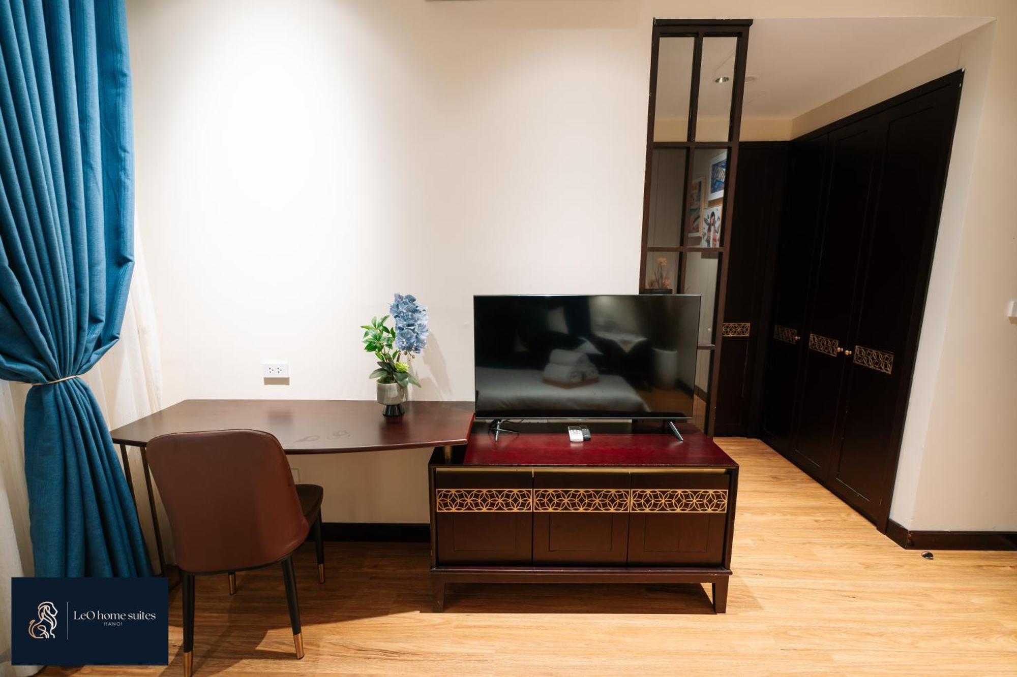 High-ser -2br - Niceview - Parking - Spacious - In Center Apartment Hanoi