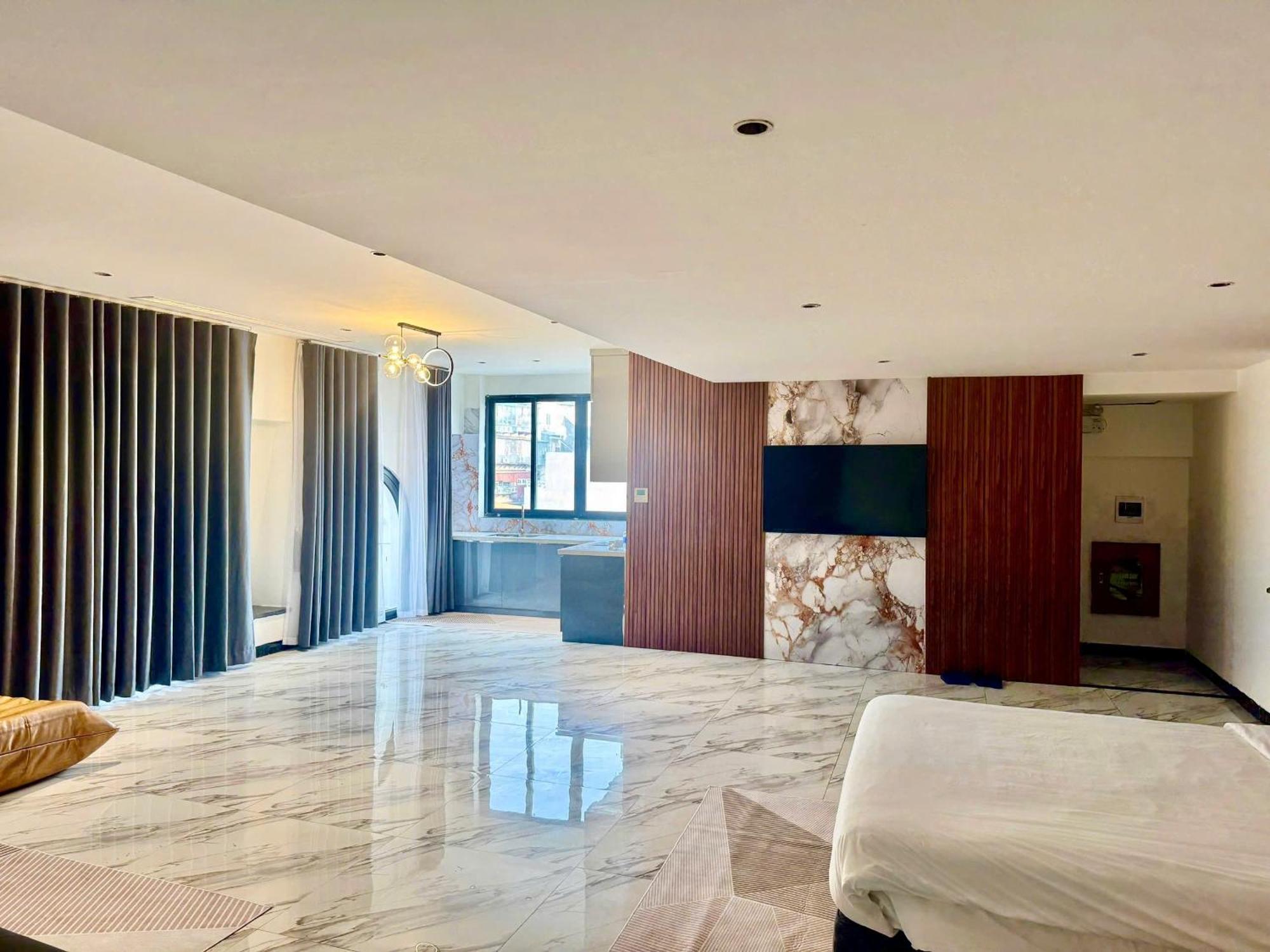 Luxe Paradise Hoang Cau