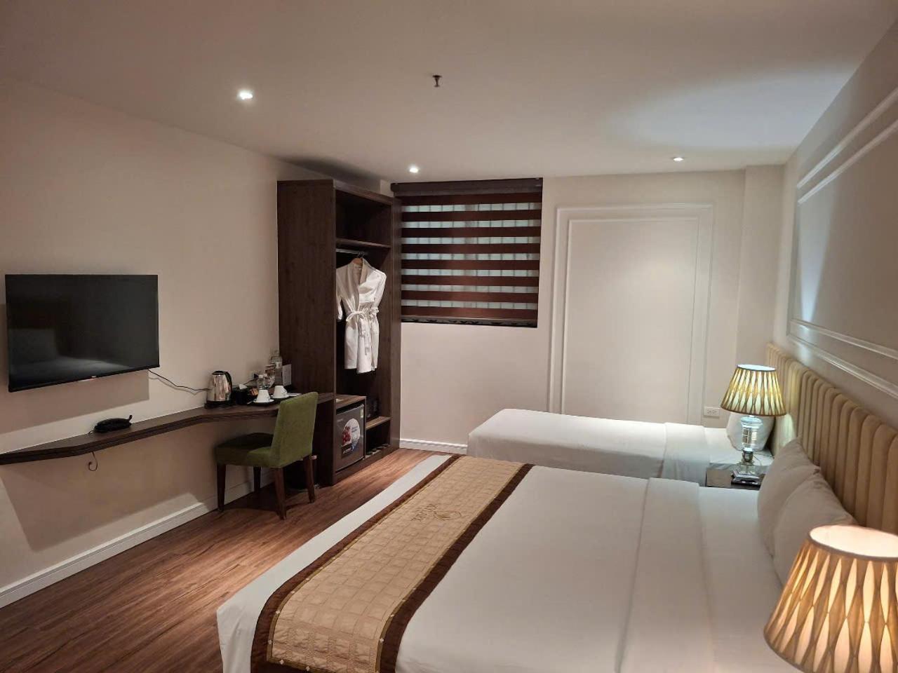 Hotel Skylark