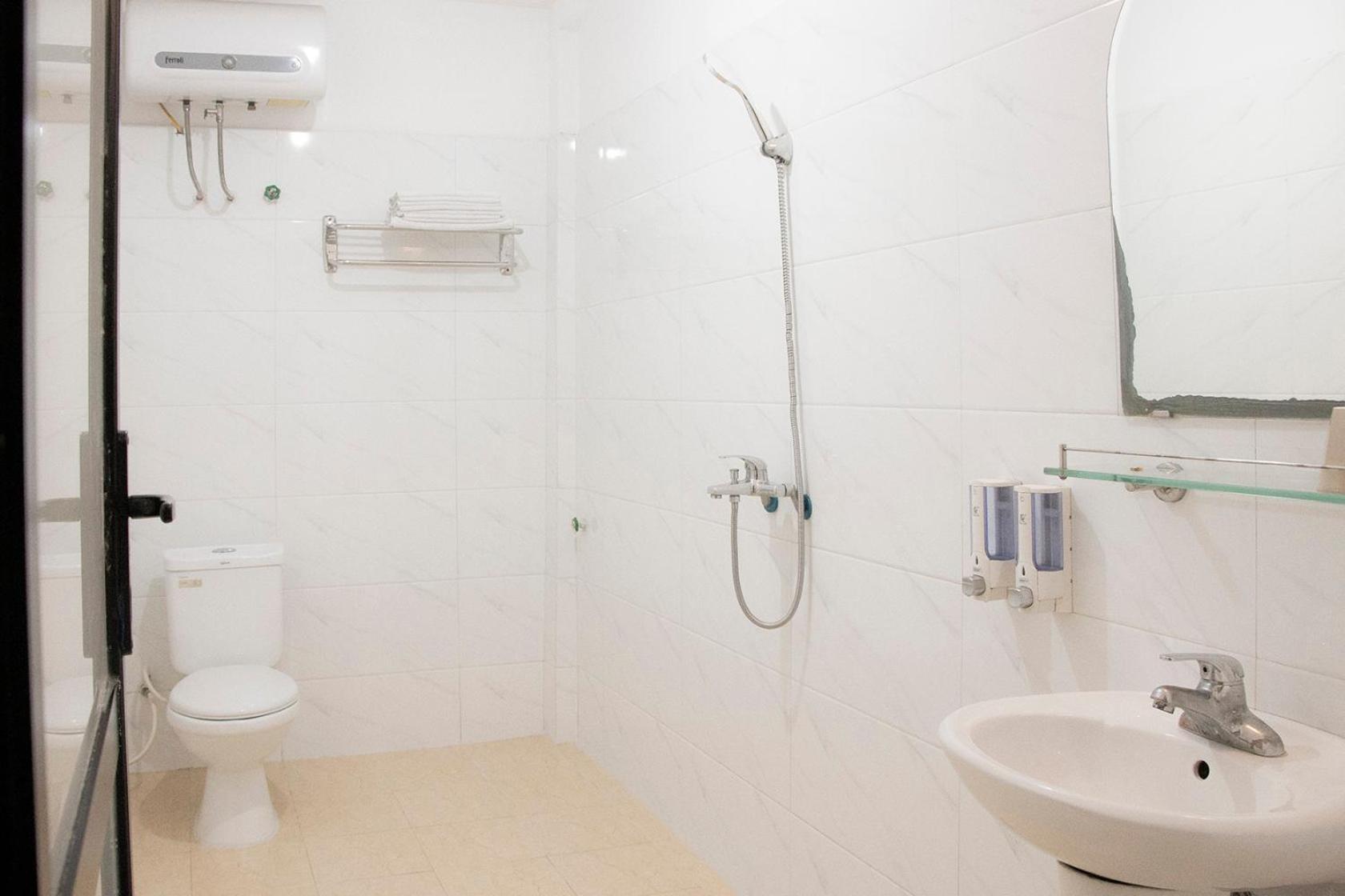 Hotel Group Nest Hanoi