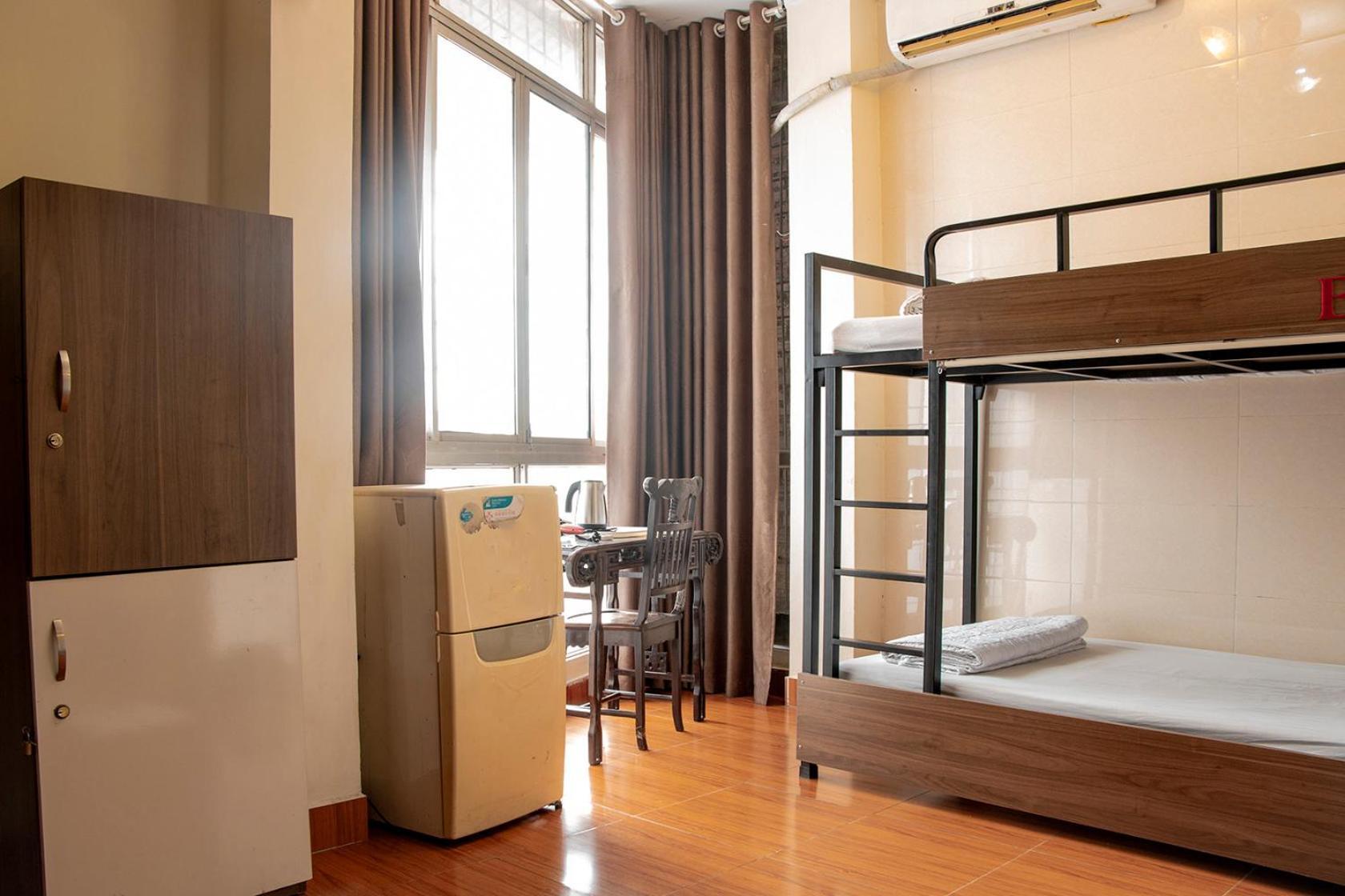 Group Nest Hanoi