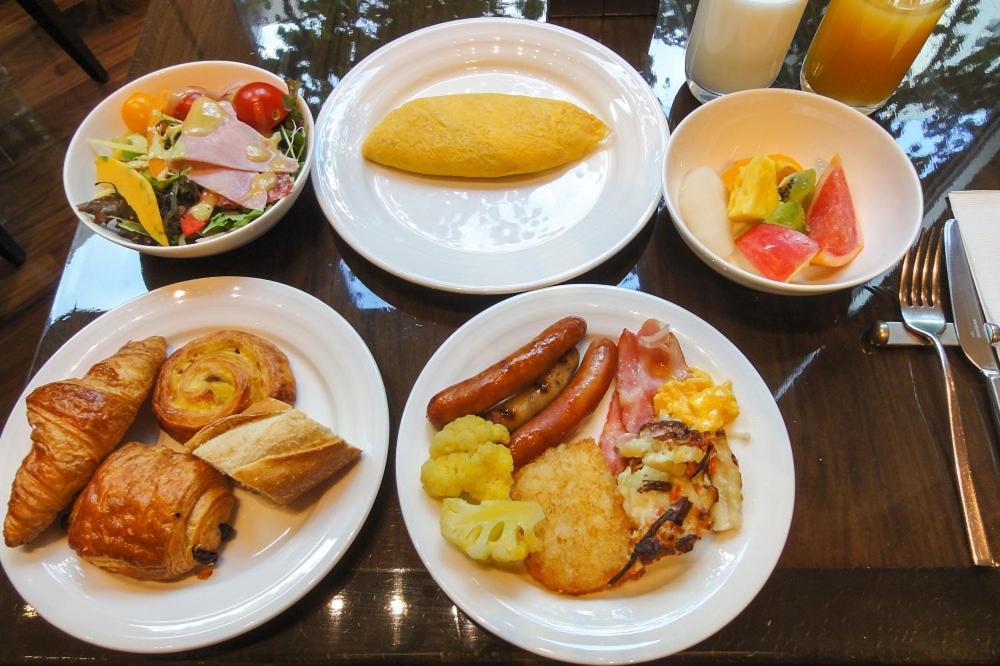 Hotel Ambassador & Travel Hanoi