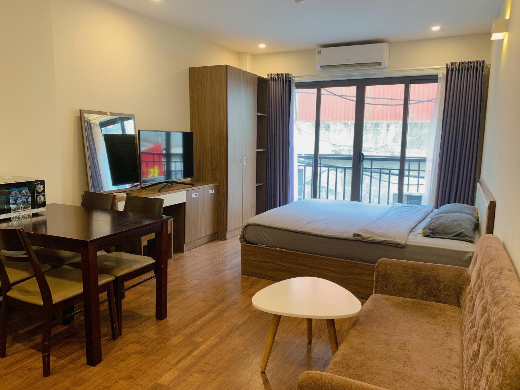Luxe Paradise Long Quan Hotel