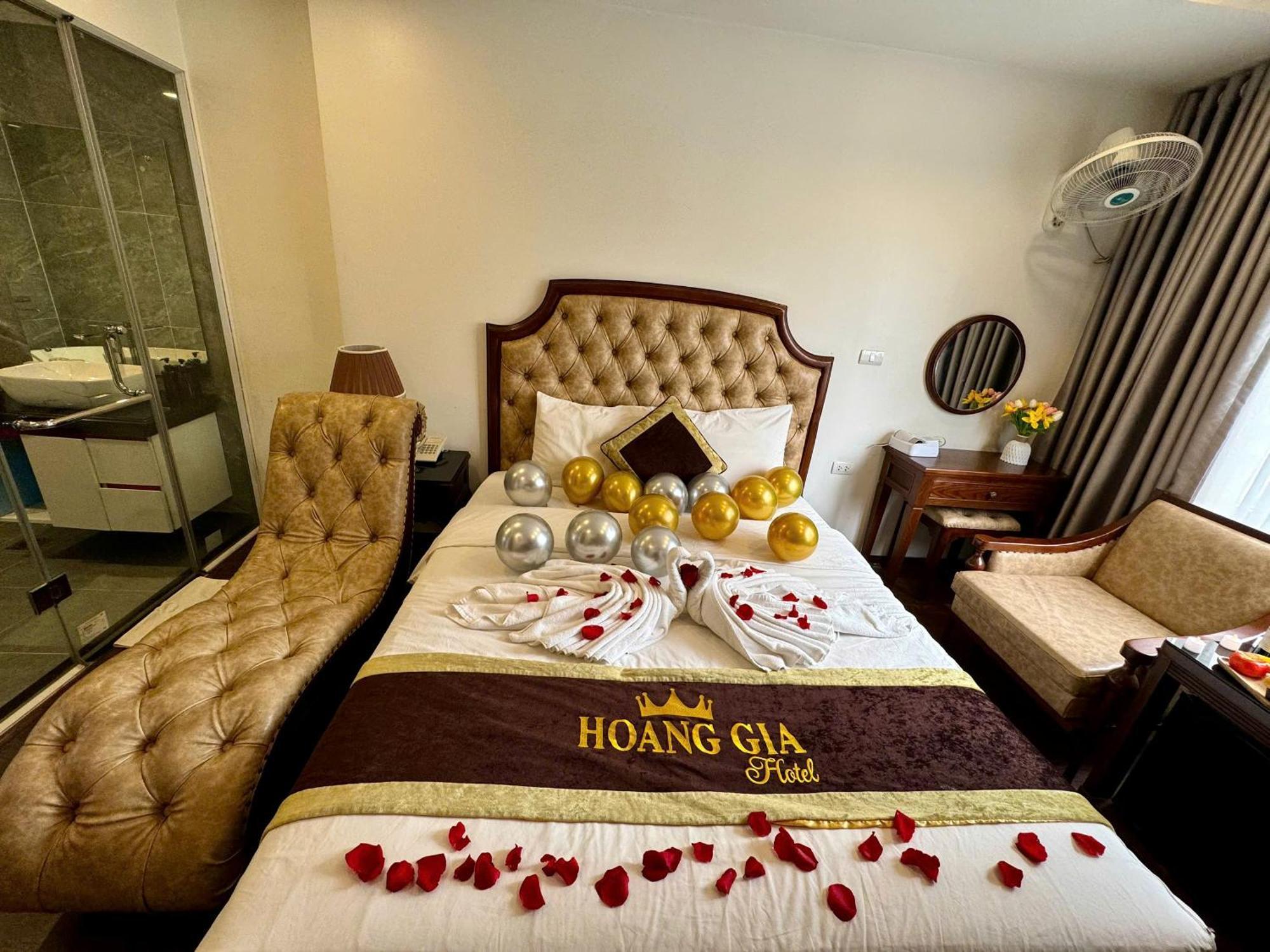Hoang Gia Nhan Hoa Hanoi