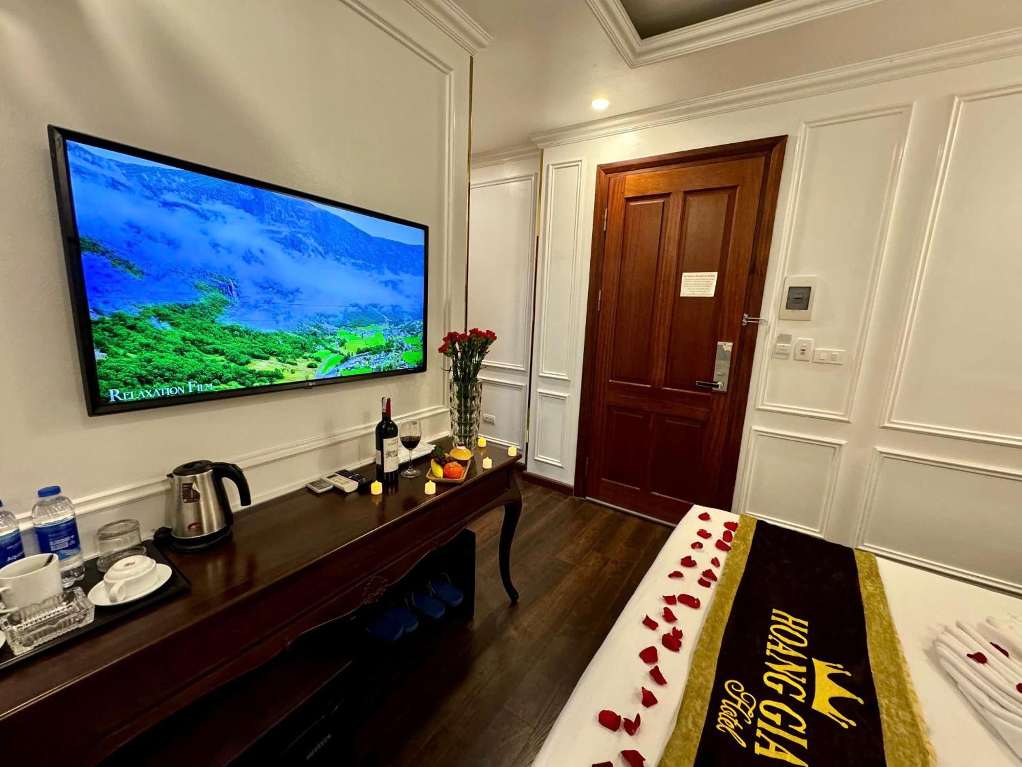 Hoang Gia Nhan Hoa Hotel 3*