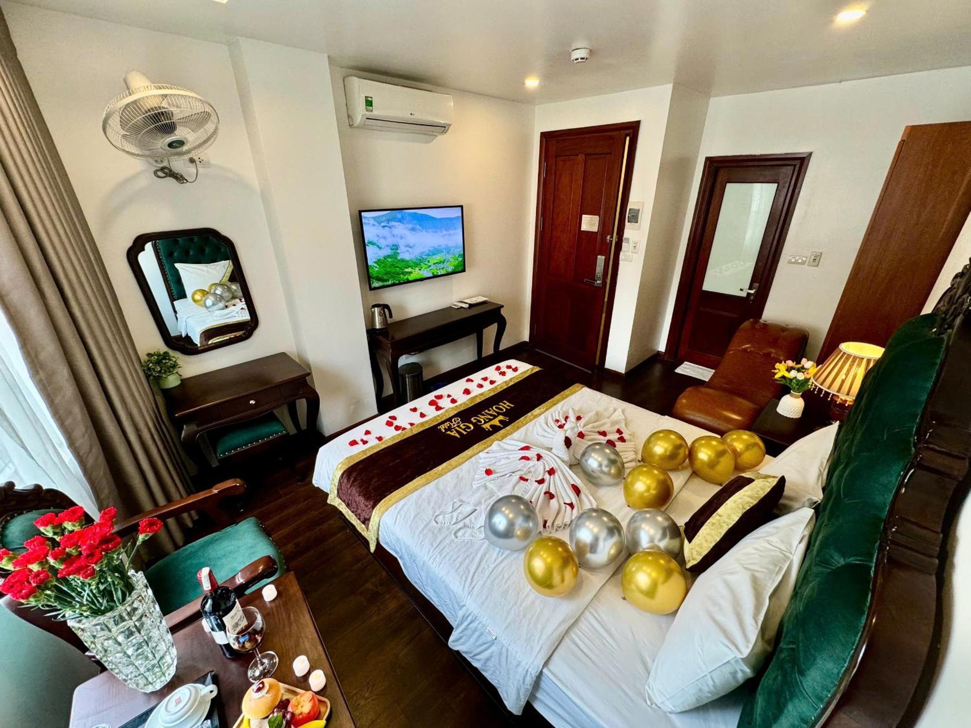 Hoang Gia Nhan Hoa Hanoi