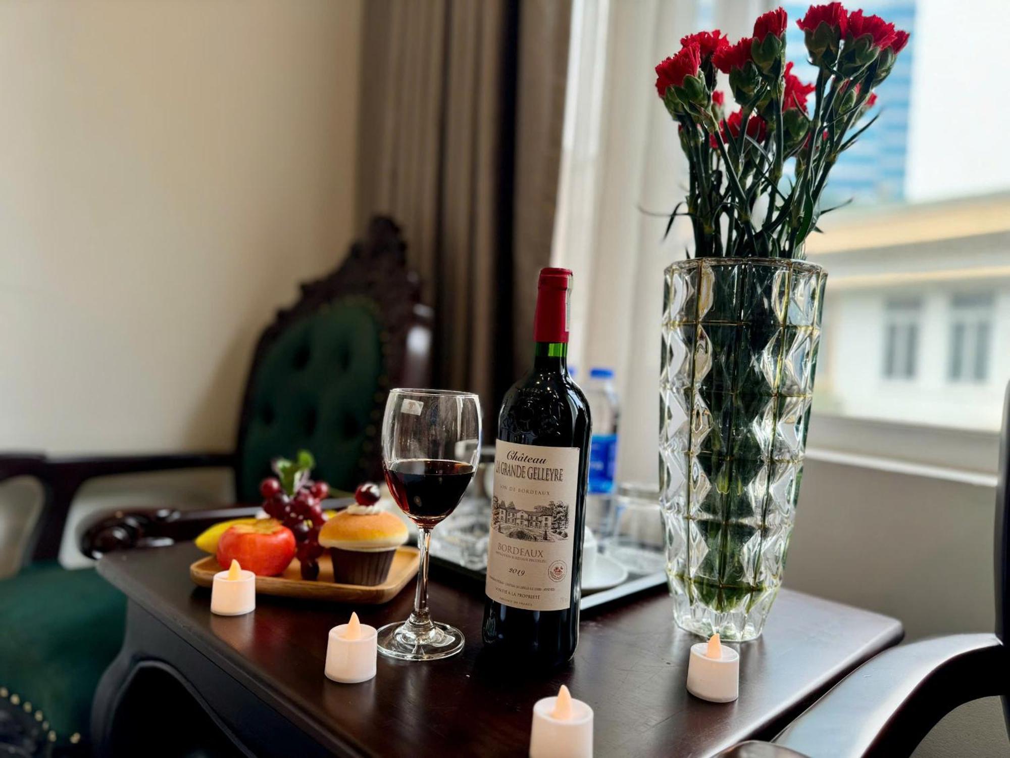 Hoang Gia Nhan Hoa Hotel 3*