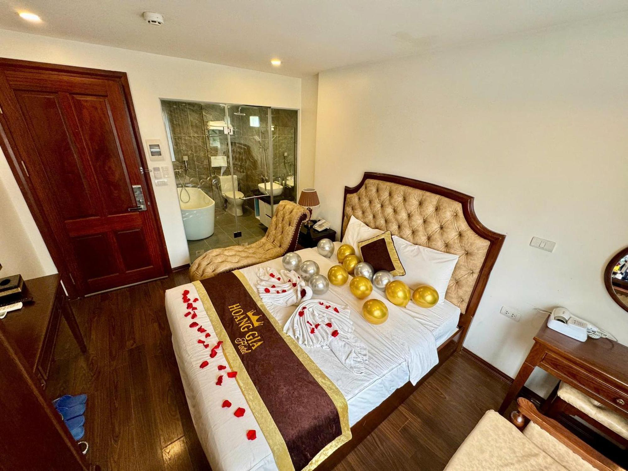 Hoang Gia Nhan Hoa Hanoi