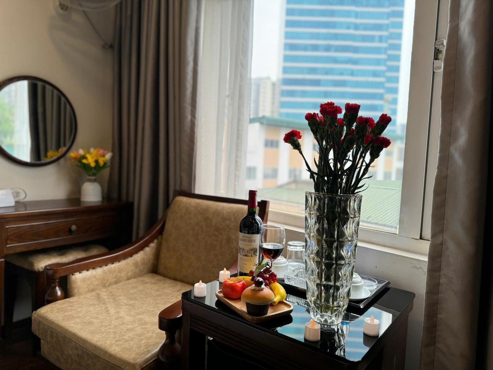 Hoang Gia Nhan Hoa Hotel 3*