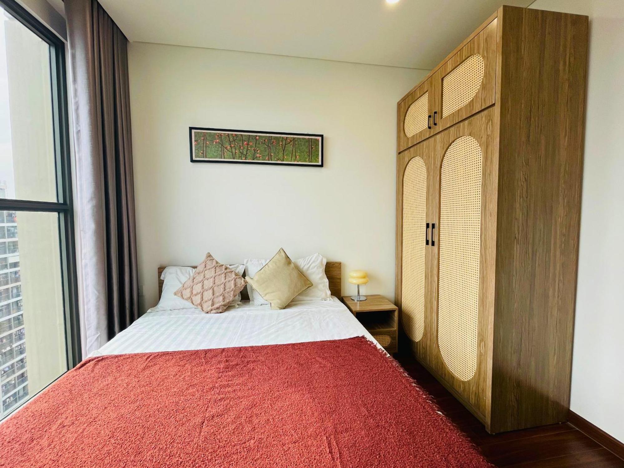 Apartment Sunny Deluxe 1-bedroom And 1-living Free Gym Hanoi