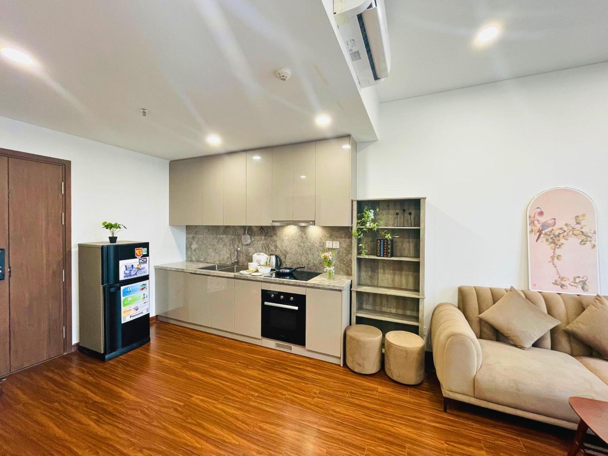 Apartment Sunny Deluxe 1-bedroom And 1-living Free Gym Hanoi