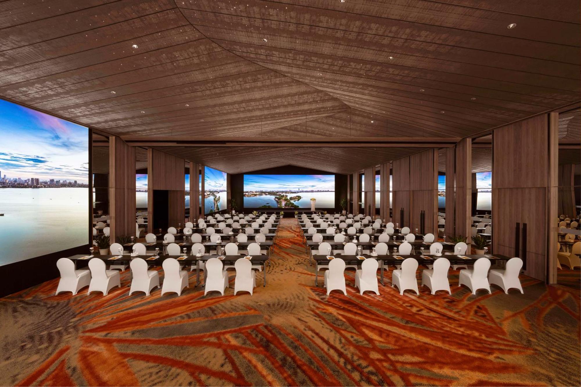 Pan Pacific Hotel 5*